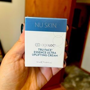 NuSkin Uplifting cream